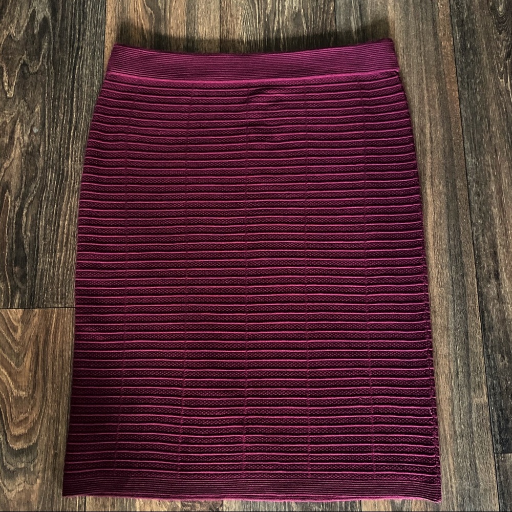 🍂🍁✨Loft Cranberry Stretch-Knit Ribbed Pencil Skirt M